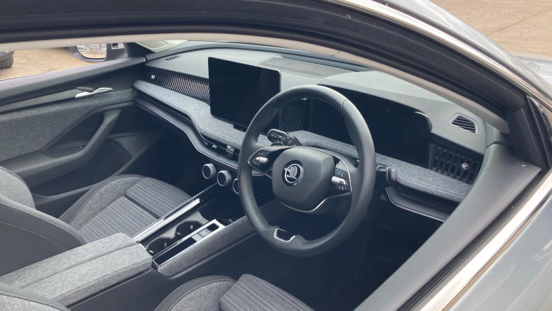 Skoda Superb 2.0 TDI SE Technology 5dr DSG Diesel Estate